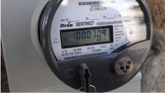 solar-power-meter-in-city