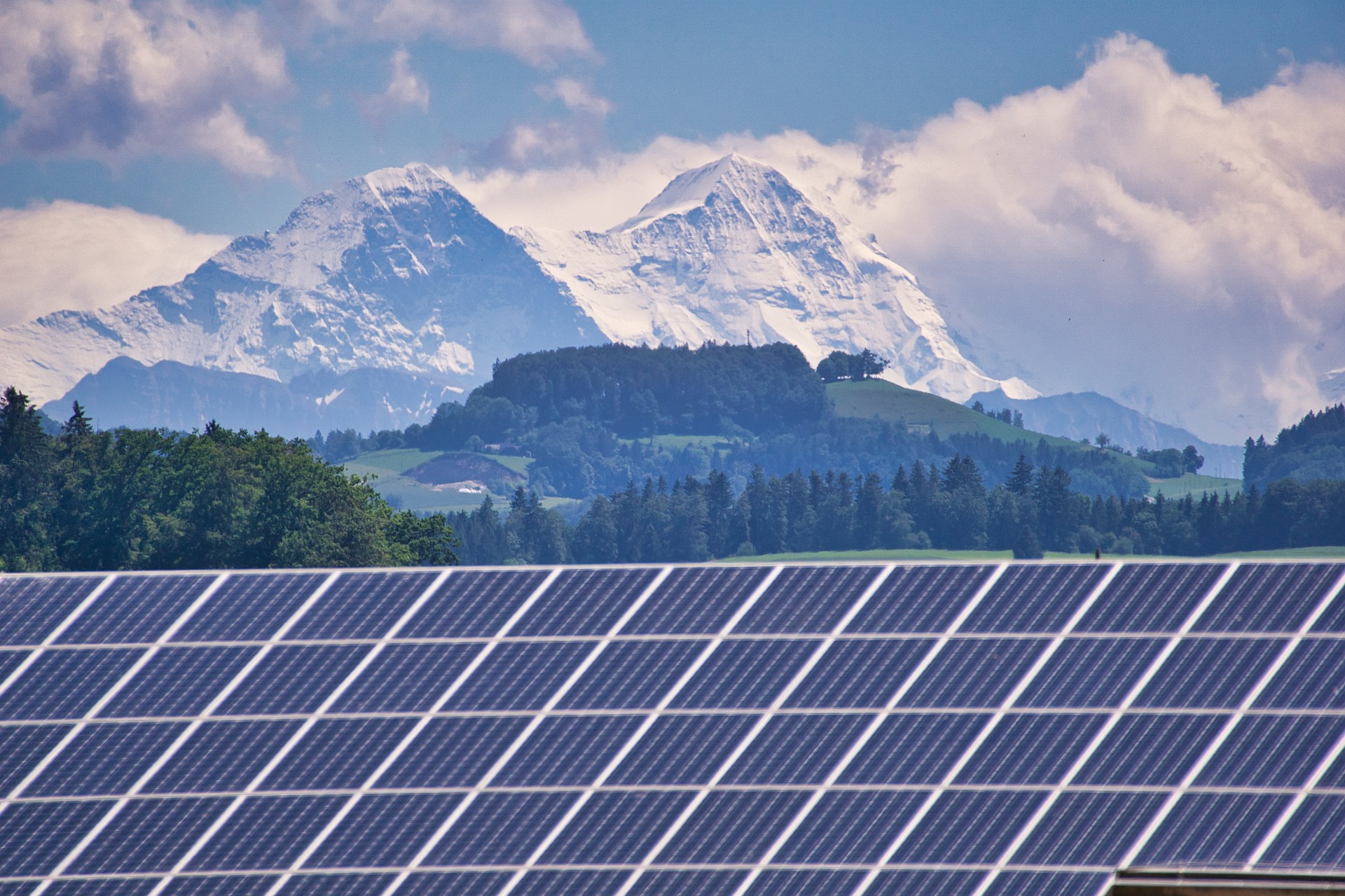 compatibility-with-solar-panels